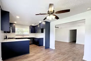 547 County Rd 949E, Alvin, TX 77511 - Photo 4