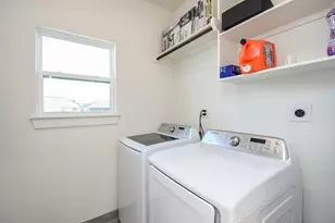 918 W 25th St, Houston, TX 77008 - Photo 30
