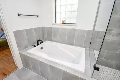 918 W 25th Street #E, Houston, TX 77008 - Photo 28