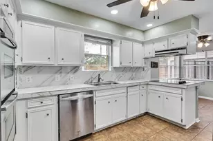 15703 Crestbrook Dr, Houston, TX 77059 - Photo 14