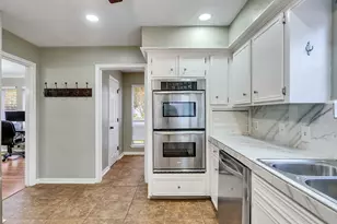 15703 Crestbrook Dr, Houston, TX 77059 - Photo 16