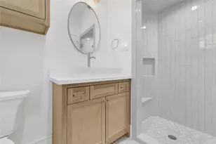 5439 Darling St, Houston, TX 77007 - Photo 8