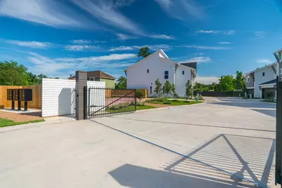 7609 Victory Reserve Street, Houston, TX 77088 - Photo 34