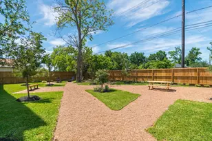 7609 Victory Reserve St, Houston, TX 77088 - Photo 40