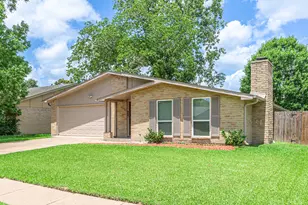 15510 Sierra Valle Dr, Houston, TX 77083 - Photo 2
