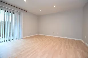 8423 Hearth Dr, Houston, TX 77054 - Photo 4