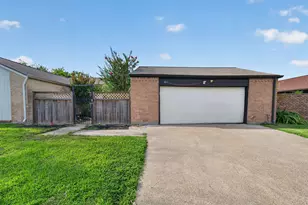 6 Quailwood Dr, Baytown, TX 77521 - Photo 1