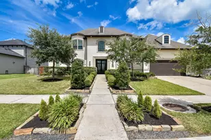 2106 Old Town Dr, Missouri City, TX 77459 - Photo 2