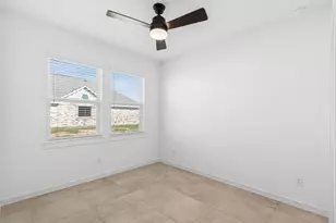 213 Dunovant Dr, Sealy, TX 77474 - Photo 16