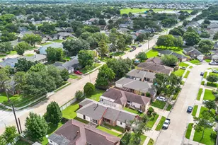 13106 Worthington St, Sugar Land, TX 77478 - Photo 4