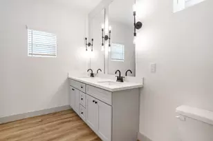 9913 Dipping Woods St, Houston, TX 77076 - Photo 8