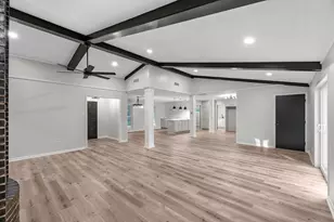 213 Westview Dr, Sealy, TX 77474 - Photo 4