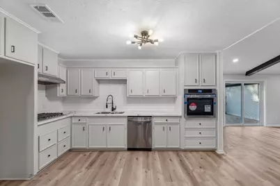 213 Westview Drive, Sealy, TX 77474 - Photo 6