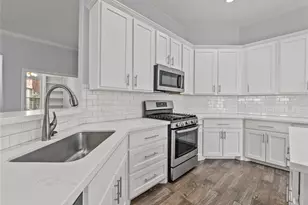 323 Colony Creek Dr, Dickinson, TX 77539 - Photo 18