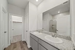317 Bennett St, Angleton, TX 77515 - Photo 8