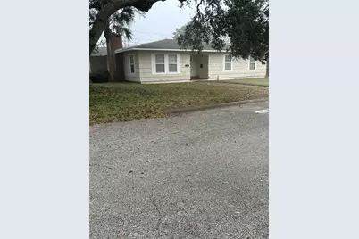 118 Tarpon Avenue, Galveston, TX 77550 - Photo 2