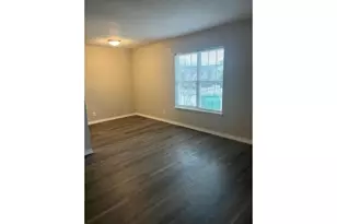 298 W Avenue A, Belton, TX 76513 - Photo 4