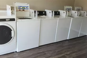 298 W Avenue A, Belton, TX 76513 - Photo 8