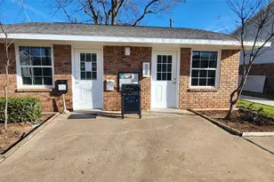 298 W Avenue A, Belton, TX 76513 - Photo 2