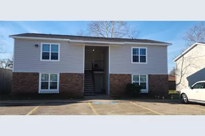 298 W Avenue A, Belton, TX 76513 - Photo 1