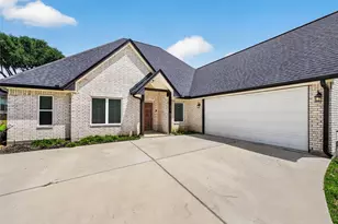 229 Blue Hill Dr, Montgomery, TX 77356 - Photo 4