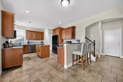 9642 Keeneland Circle, Mont Belvieu, TX 77523 - Photo 16