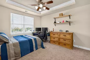 9642 Keeneland Cir, Mont Belvieu, TX 77523 - Photo 34