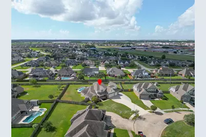 9642 Keeneland Circle, Mont Belvieu, TX 77523 - Photo 8