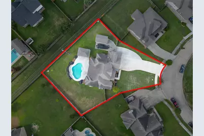 9642 Keeneland Circle, Mont Belvieu, TX 77523 - Photo 2