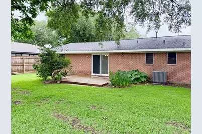 915 Circle Drive, Nederland, TX 77627 - Photo 18