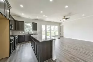 6427 Tomahawk Dr, Baytown, TX 77523 - Photo 4