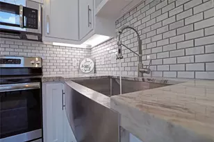 2310 McDuffie St, Houston, TX 77019 - Photo 6