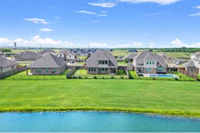 9718 Colonial Downs Drive, Mont Belvieu, TX 77523 - Photo 2