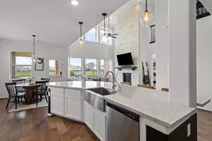 9718 Colonial Downs Dr, Mont Belvieu, TX 77523 - Photo 12