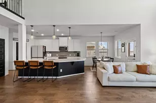 9718 Colonial Downs Dr, Mont Belvieu, TX 77523 - Photo 10