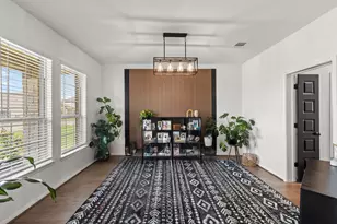 9718 Colonial Downs Dr, Mont Belvieu, TX 77523 - Photo 4