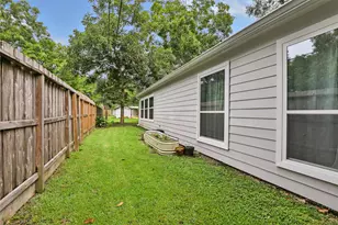 610 Maryland St, Liberty, TX 77575 - Photo 4