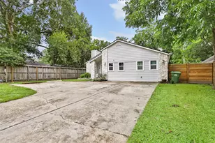 610 Maryland St, Liberty, TX 77575 - Photo 2