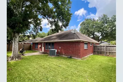 1806 Oak Wood Drive E, Pearland, TX 77581 - Photo 16