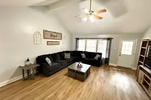 1806 Oakwood Dr E, Pearland, TX 77581 - Photo 12