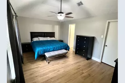 1806 Oak Wood Drive E, Pearland, TX 77581 - Photo 12