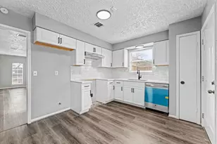 3218 Wuthering Heights Dr, Houston, TX 77045 - Photo 12