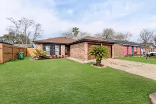 3218 Wuthering Heights Dr, Houston, TX 77045 - Photo 2