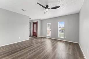 3218 Wuthering Heights Dr, Houston, TX 77045 - Photo 4