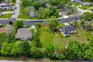 6711 Crestmont St, Houston, TX 77033 - Photo 10