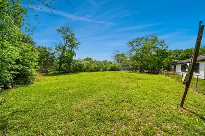 6711 Crestmont Street, Houston, TX 77033 - Photo 4