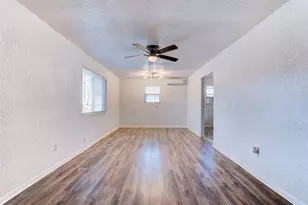 1604 Texas St, Alvin, TX 77511 - Photo 10