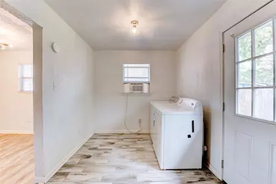 1604 Texas Street, Alvin, TX 77511 - Photo 14