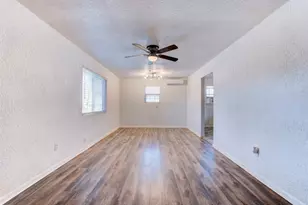 1604 Texas St, Alvin, TX 77511 - Photo 10