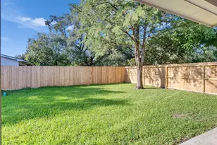 1327 5th Ave N, Texas City, TX 77590 - Photo 6